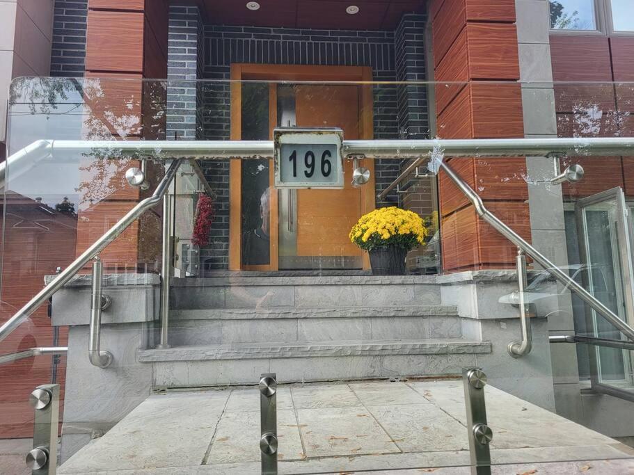شقة Toronto Modern House المظهر الخارجي الصورة