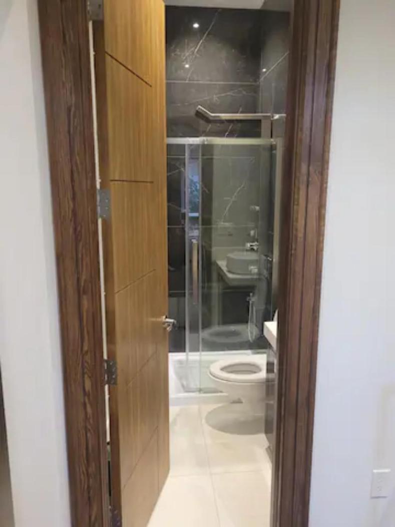 شقة Toronto Modern House المظهر الخارجي الصورة
