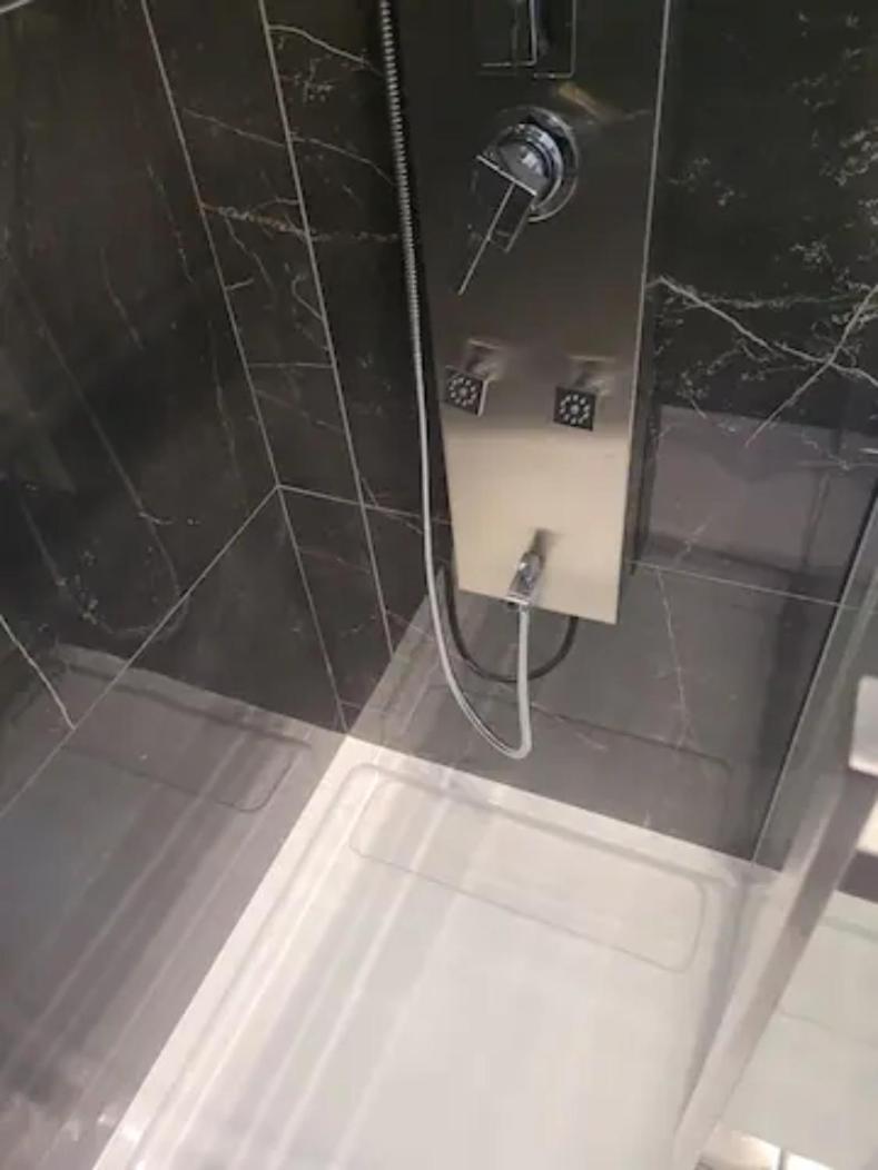 شقة Toronto Modern House المظهر الخارجي الصورة